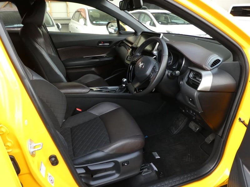 2017 Toyota C-HR HYBRID G Carousel 10