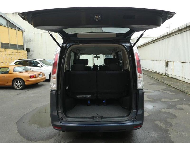 2011 Nissan Serena Carousel 12