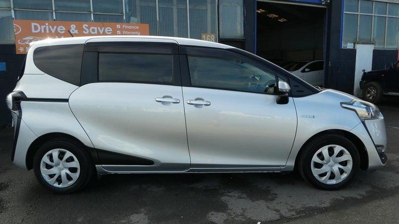 2017 Toyota Sienta Hybrid 7 Seats! Carousel 1