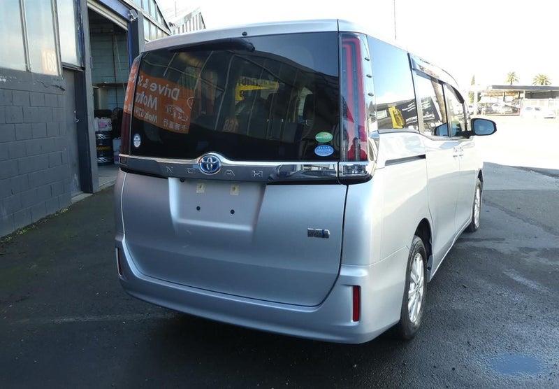 2021 Toyota Noah HYBRID 7 SEATER Carousel 3