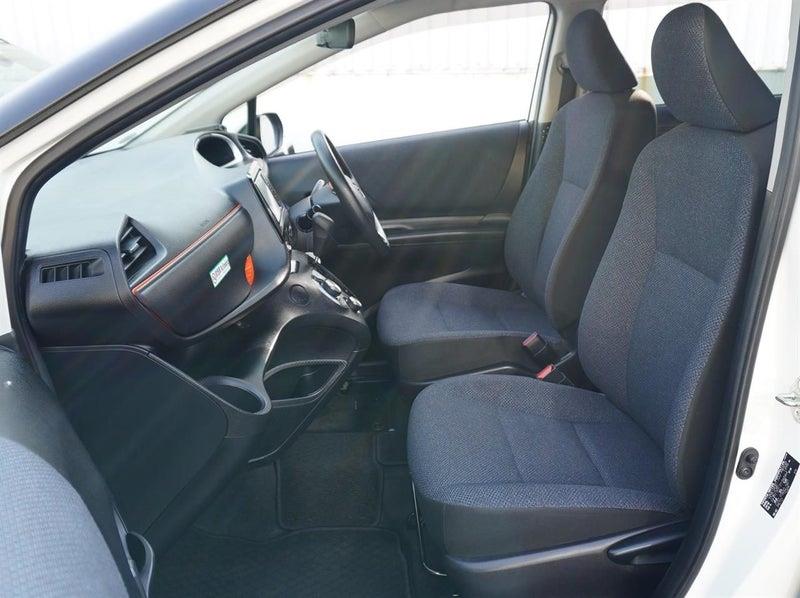 2018 Toyota Sienta Hybrid 7 Seats! Carousel 16