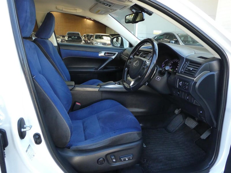 2017 Lexus CT 200h Carousel 10