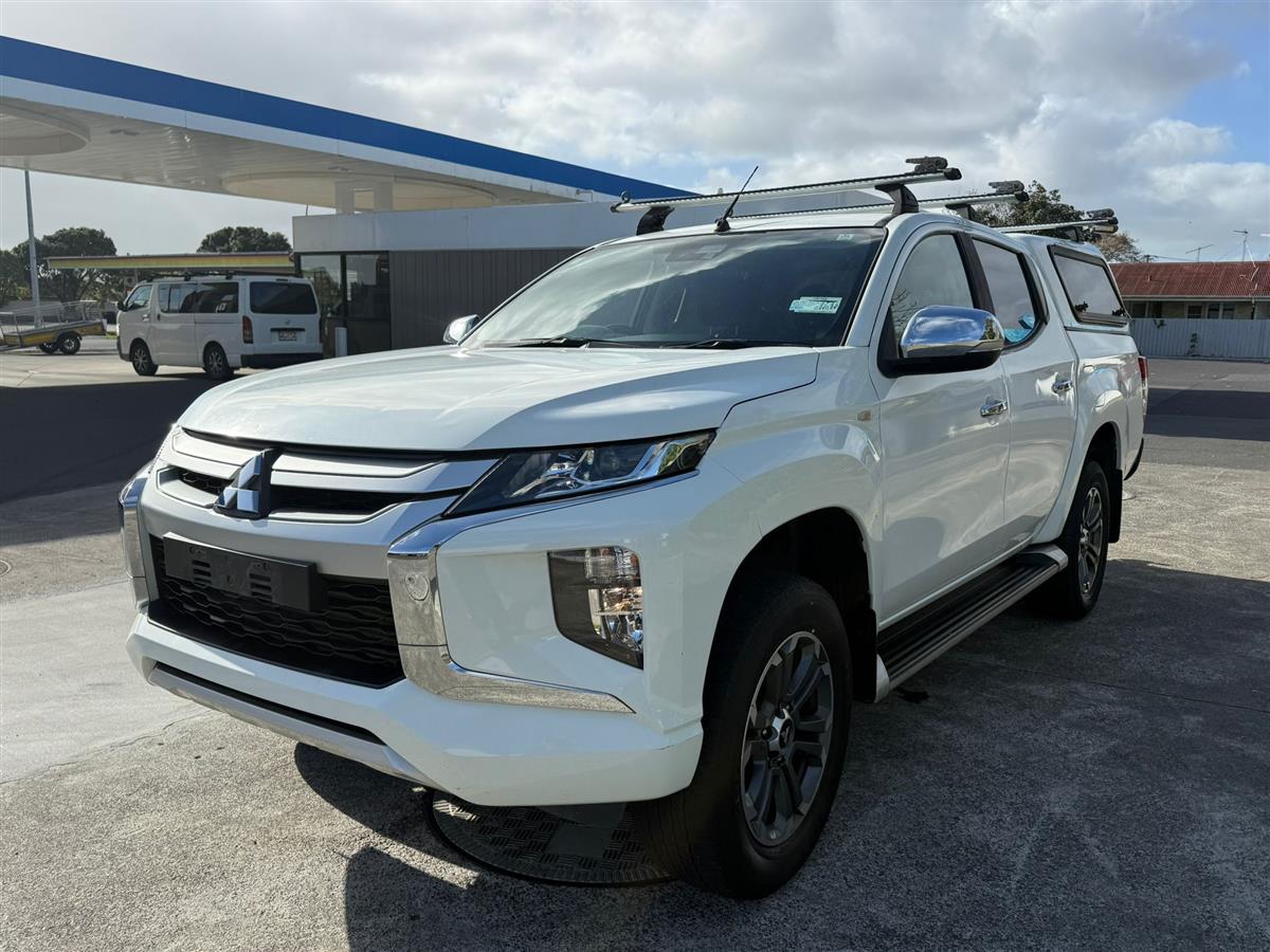 2020 Mitsubishi Triton DC GLXR 6AT 2.4D/6AT Carousel 1