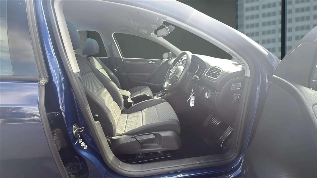 2010 Volkswagen Golf Carousel 8