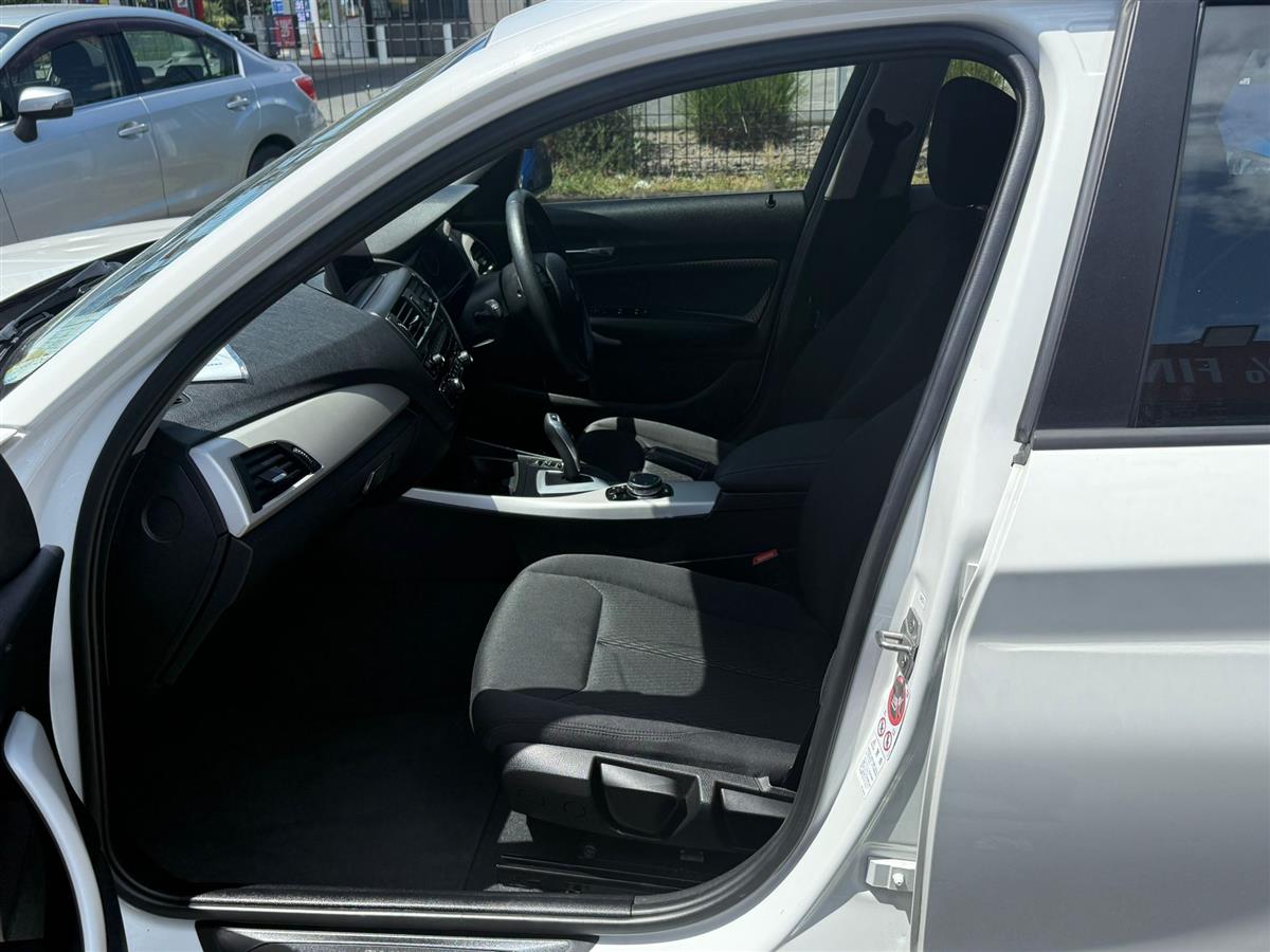 2016 BMW 118i Carousel 11