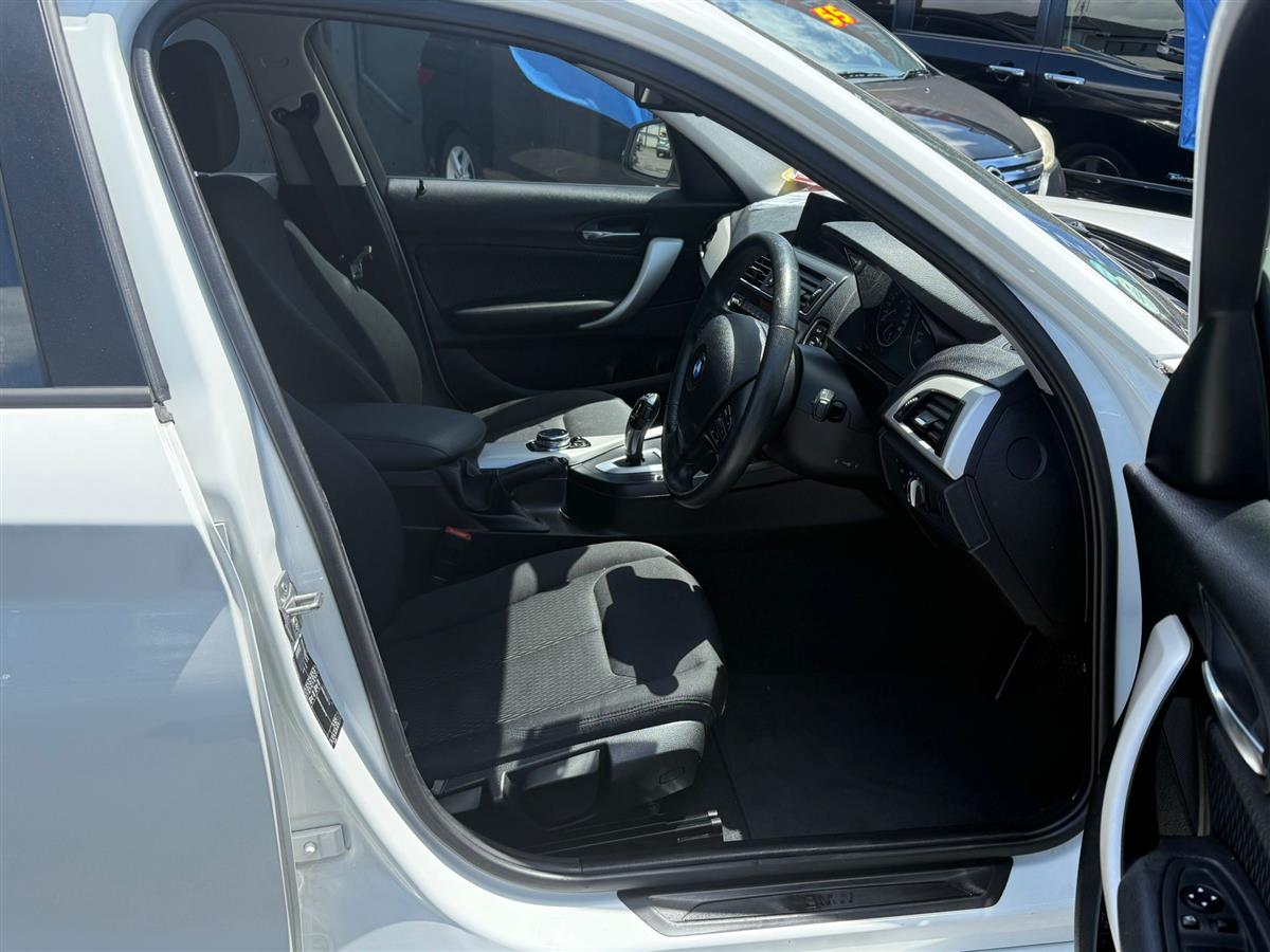 2016 BMW 118i Carousel 12