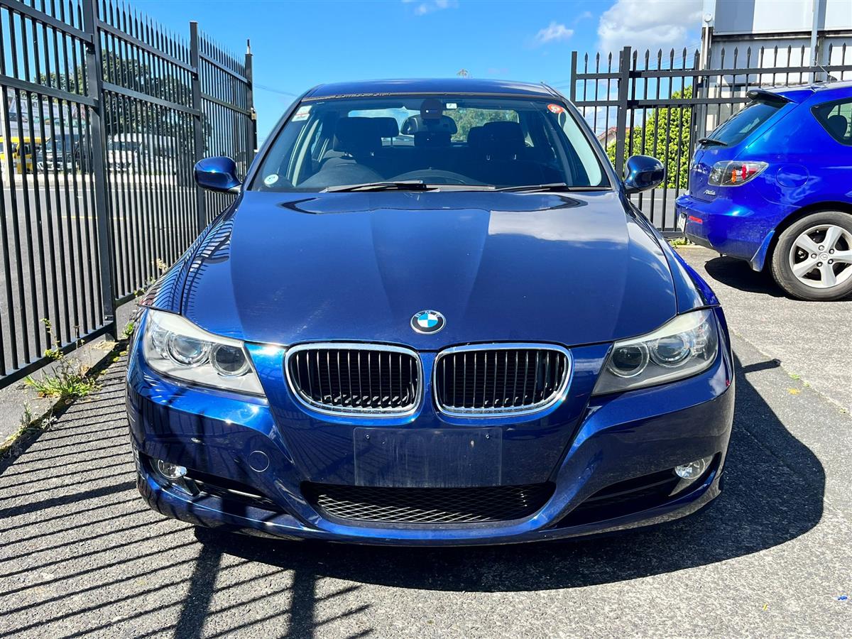 2010 BMW 320i Carousel 2