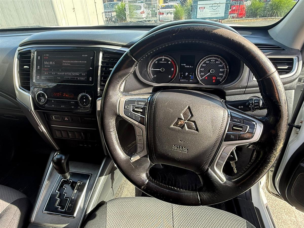 2020 Mitsubishi Triton DC GLXR 6AT 2.4D/6AT Carousel 4