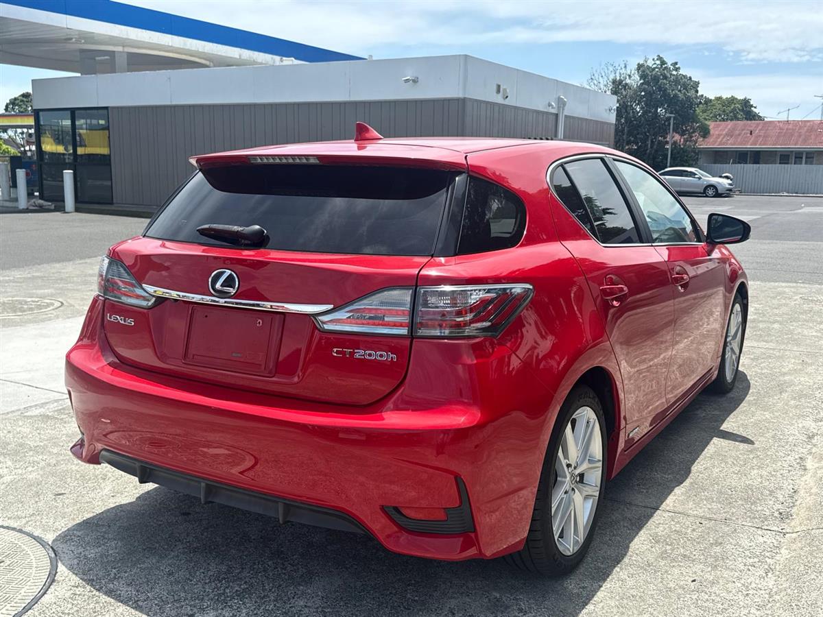 2017 Lexus CT 200h Carousel 5