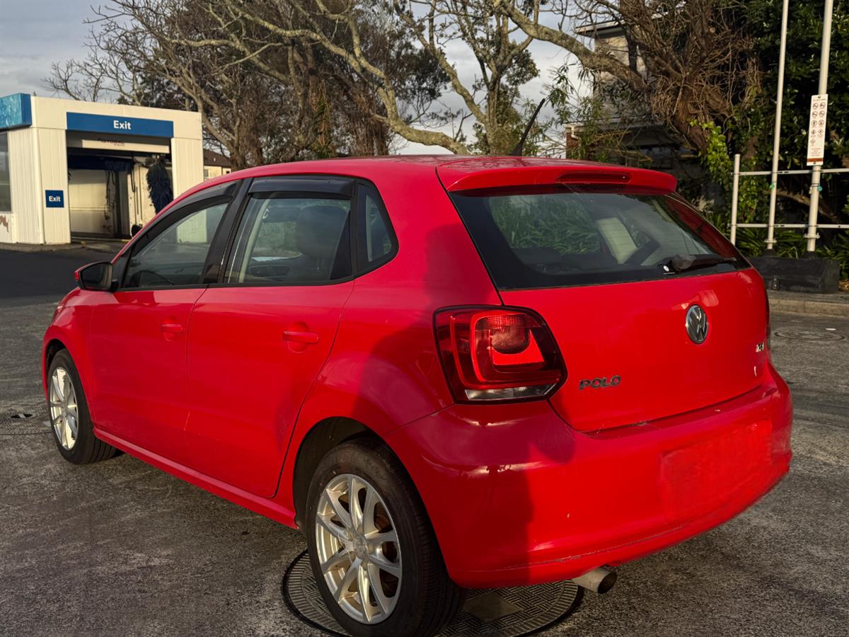 2011 Volkswagen Polo Carousel 3