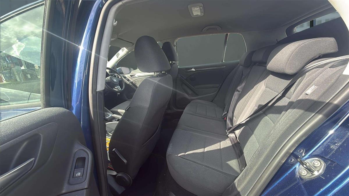 2010 Volkswagen Golf Carousel 14