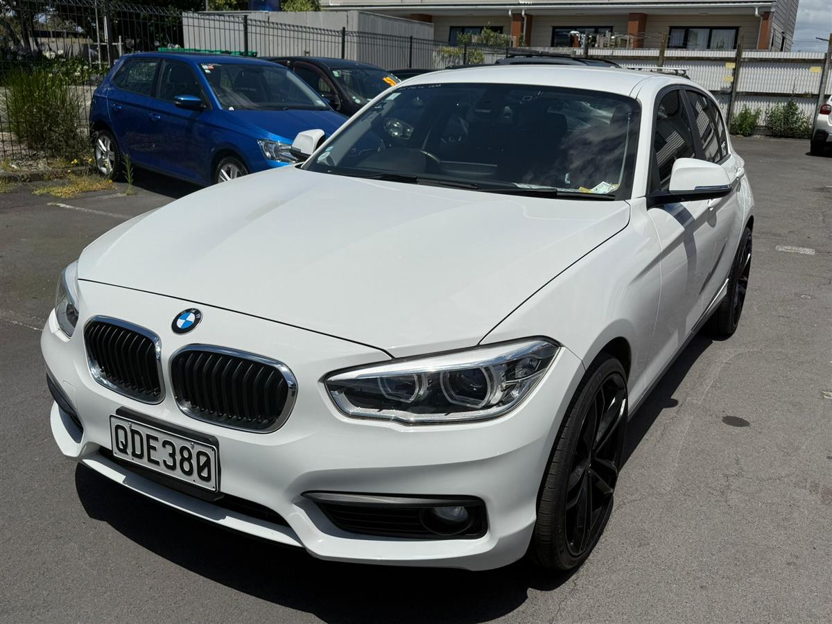 2016 BMW 118i Carousel 1