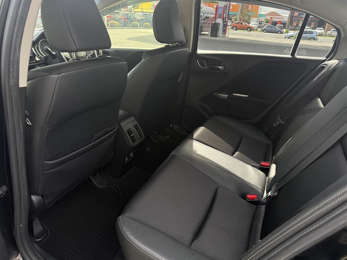 2015 Honda Grace HYBRID Carousel 7