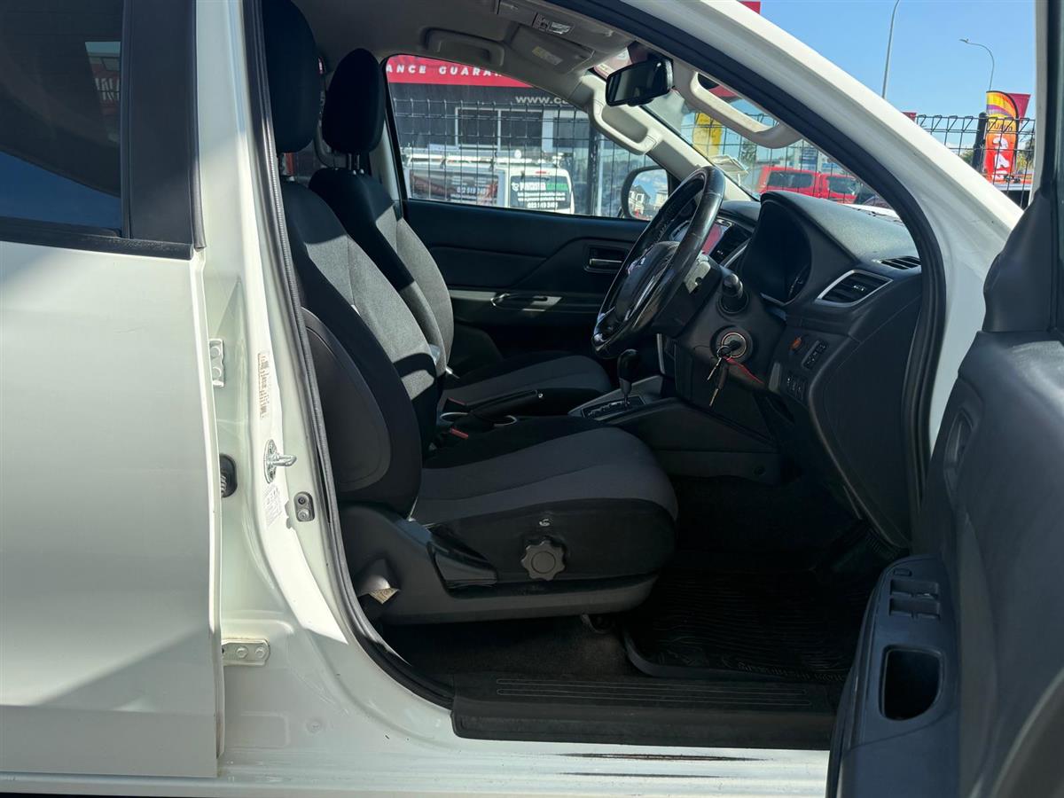 2020 Mitsubishi Triton DC GLXR 6AT 2.4D/6AT Carousel 8