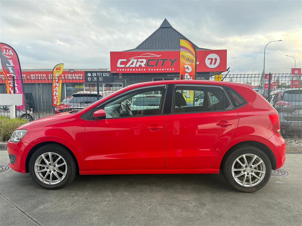 2011 Volkswagen Polo Carousel 2