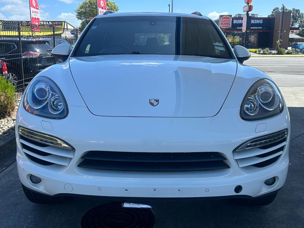 2012 Porsche Cayenne 4 DOOR SUV Carousel 1