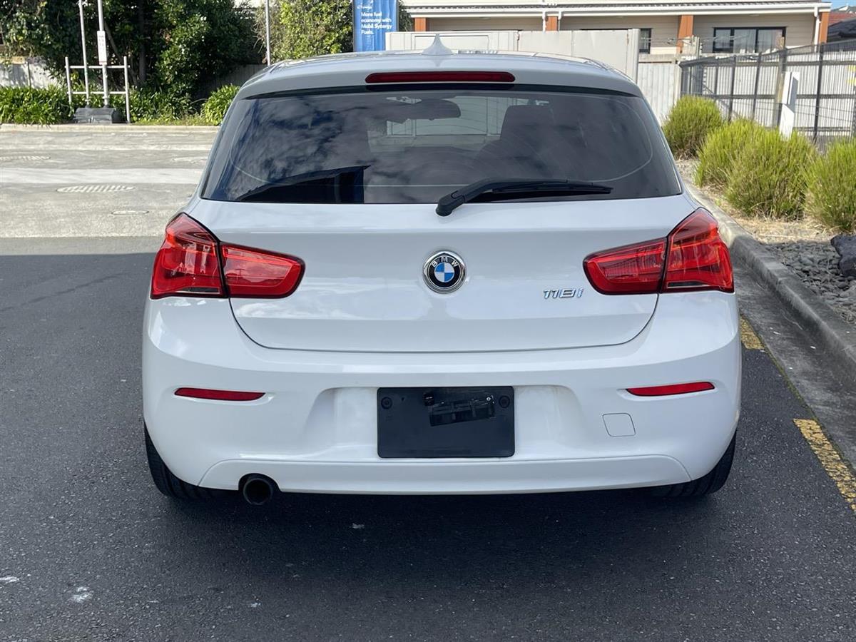 2016 BMW 118i Carousel 5