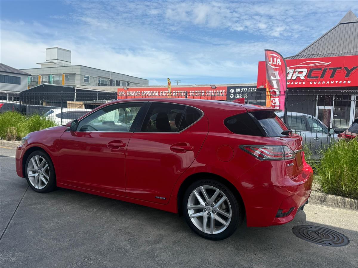 2017 Lexus CT 200h Carousel 5