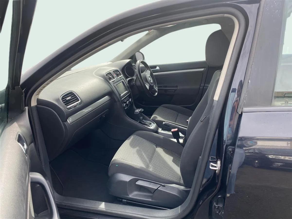 2010 Volkswagen Golf Carousel 12