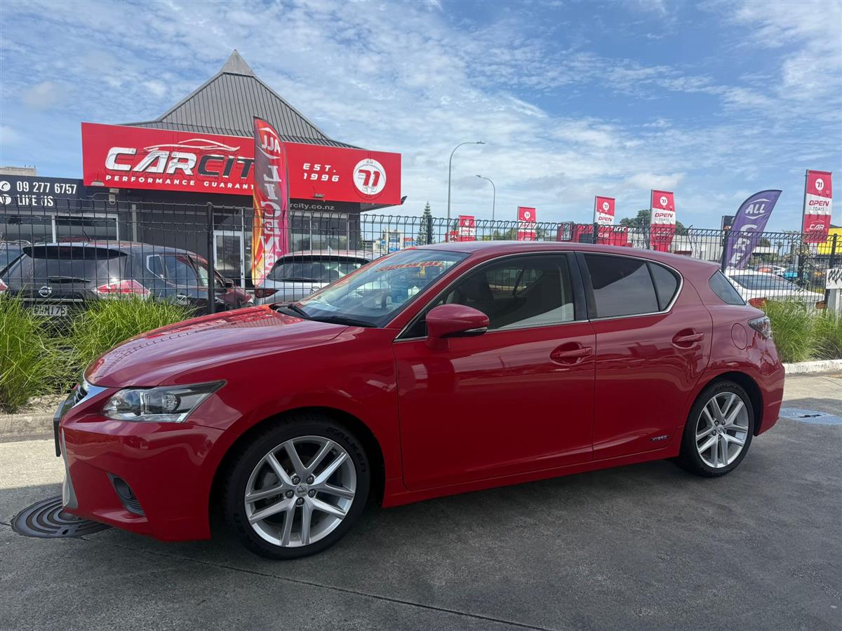 2017 Lexus CT 200h Carousel 1
