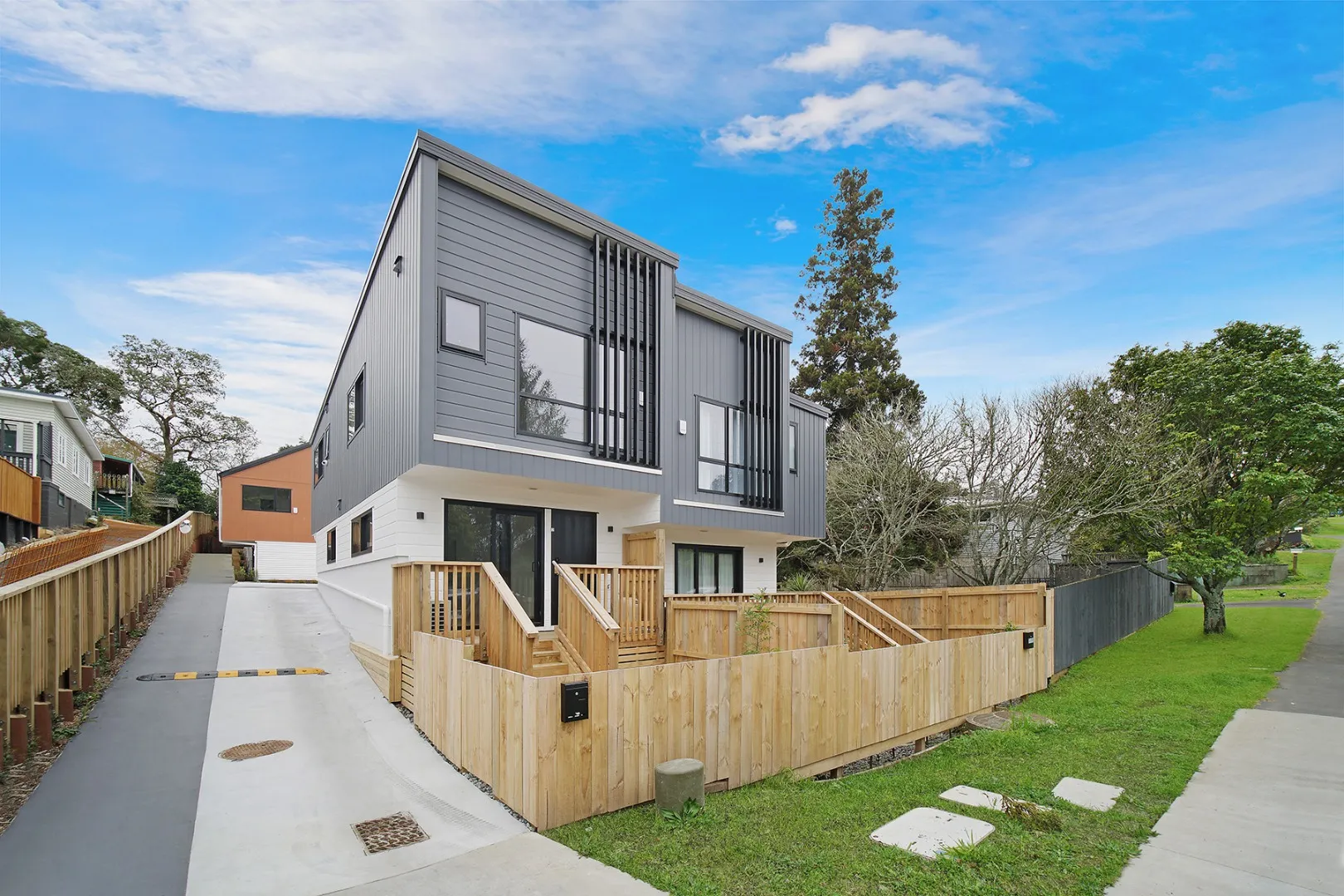 9/11 Stottholm Road, Titirangi, Auckland