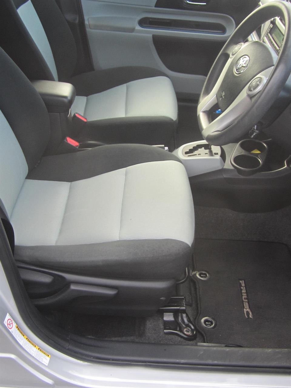 2014 Toyota Prius C Hybrid NZ new Carousel 13