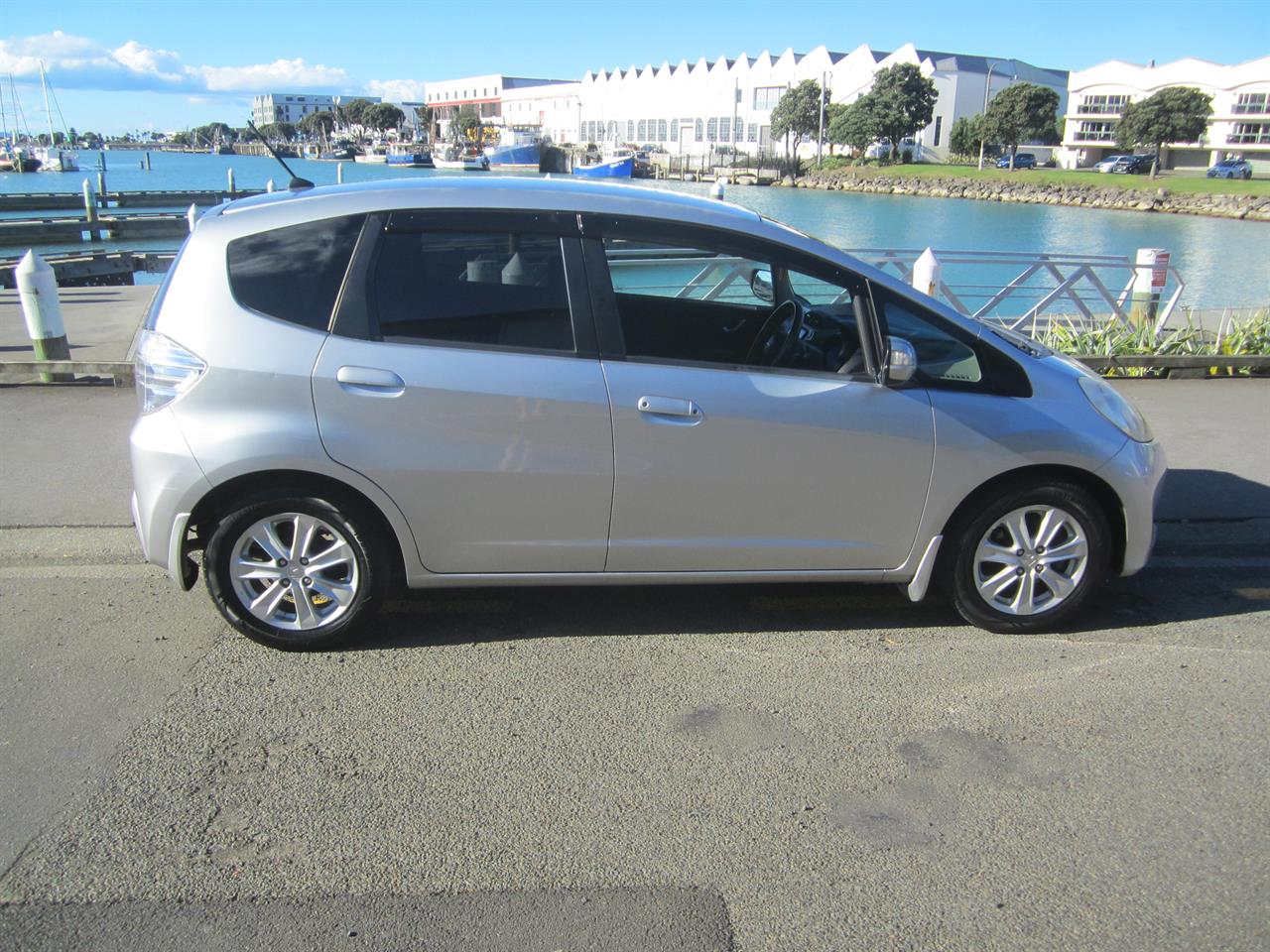 2012 Honda Fit Hybrid Carousel 16