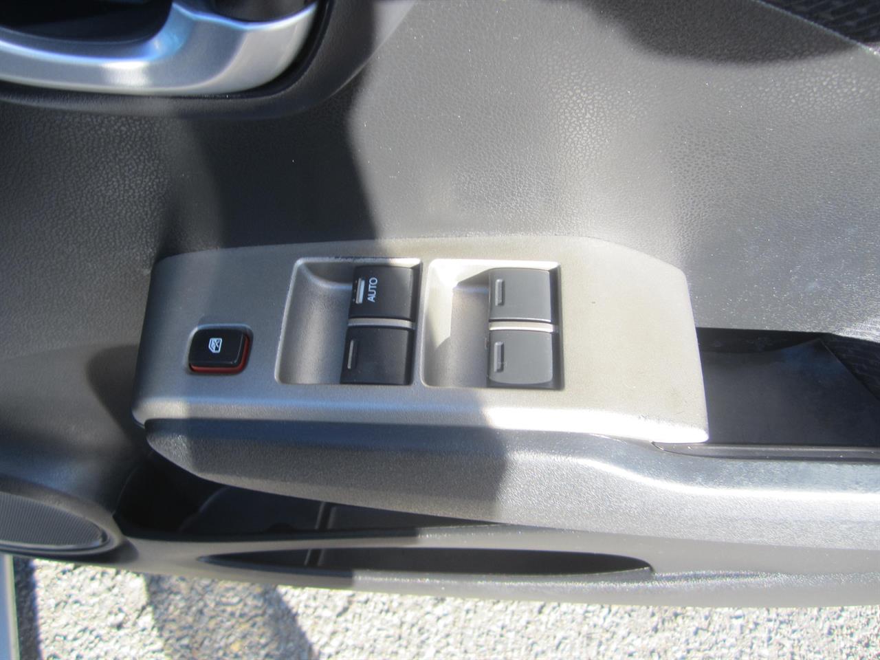 2012 Honda Fit Hybrid Carousel 3