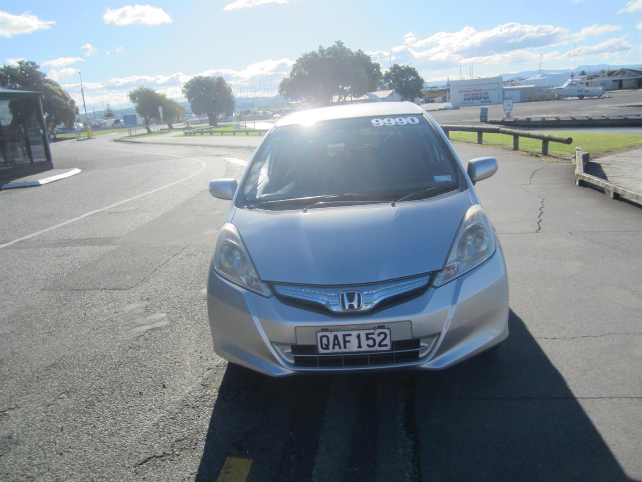 2012 Honda Fit Hybrid Carousel 10