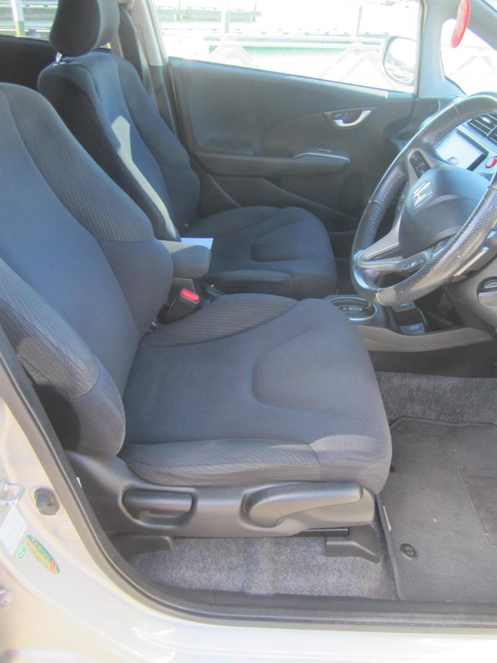 2012 Honda Fit Hybrid Carousel 17