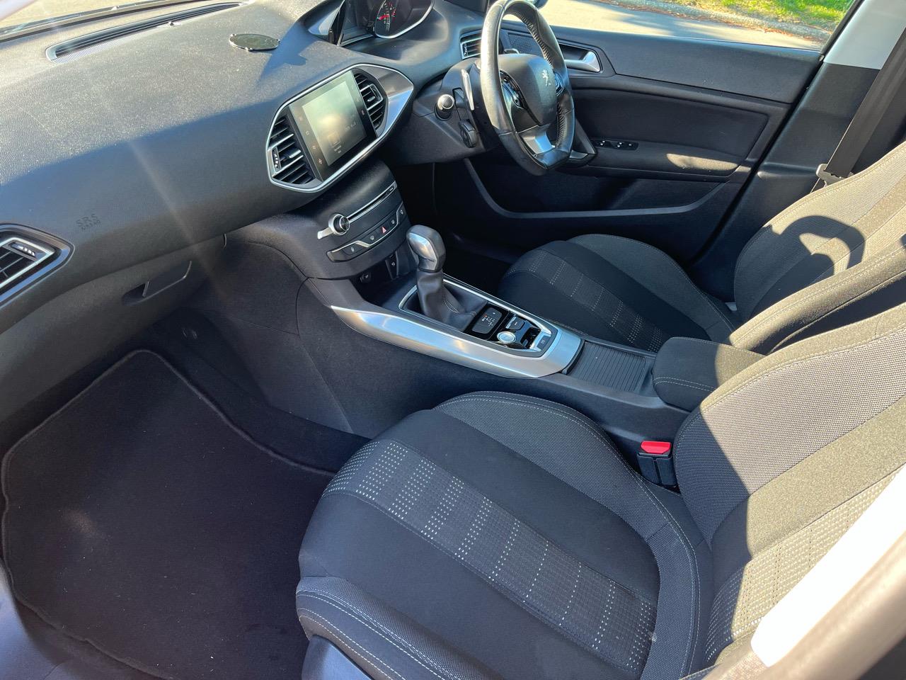 2015 Peugeot 308 Carousel 7
