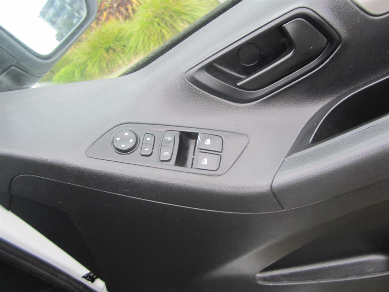 2021 LDV G10 2.0 Petrol 9 speed Auto Carousel 2