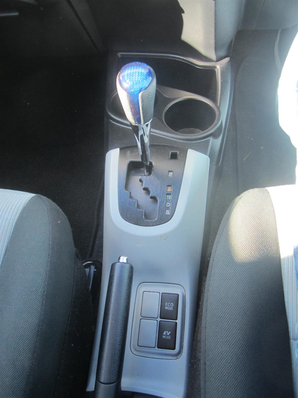 2014 Toyota AQUA Hybrid Low Kms Carousel 5