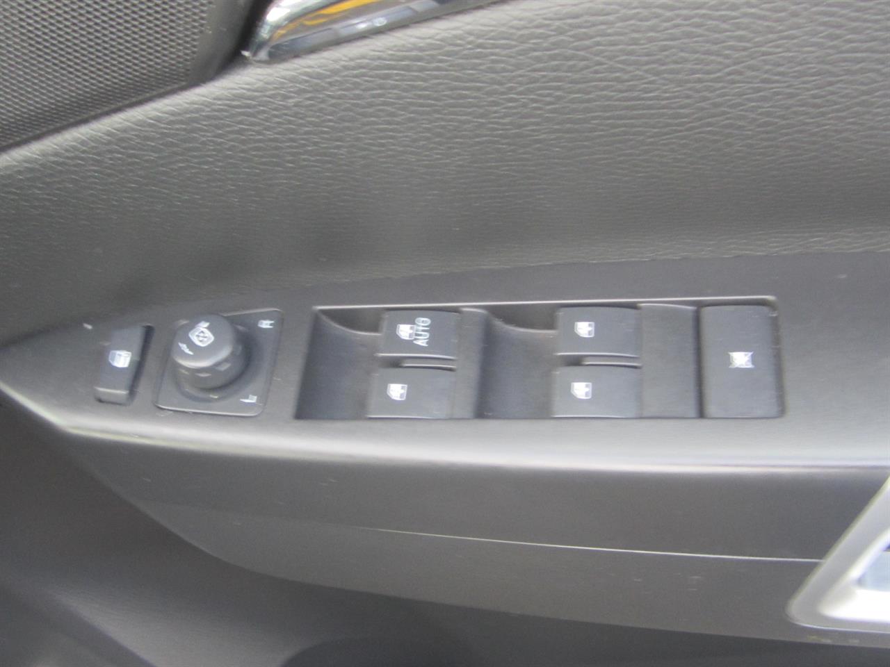 2008 Holden Captiva Maxx 3.2 Auto Low kms Carousel 1