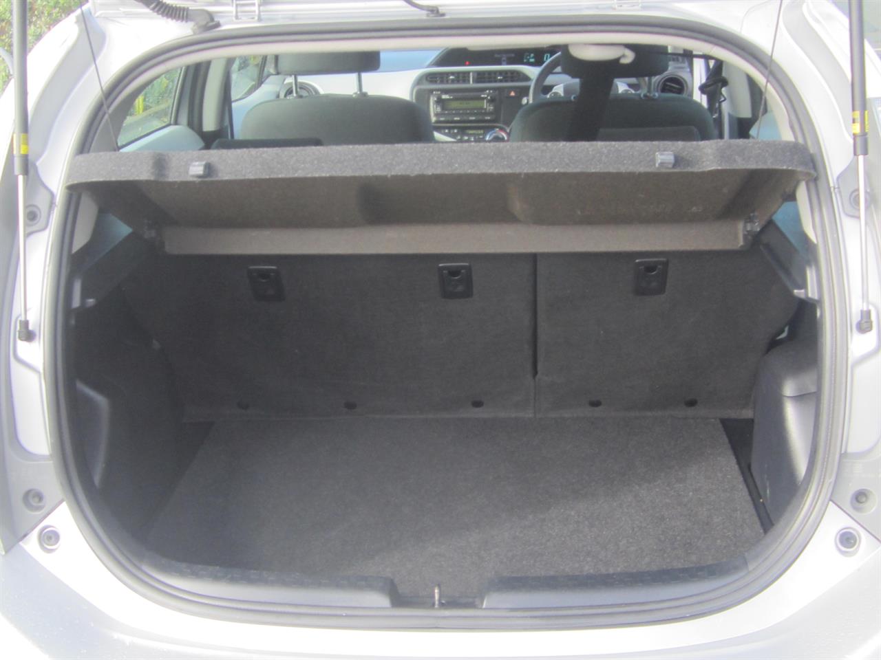 2014 Toyota Prius C Hybrid NZ new Carousel 15