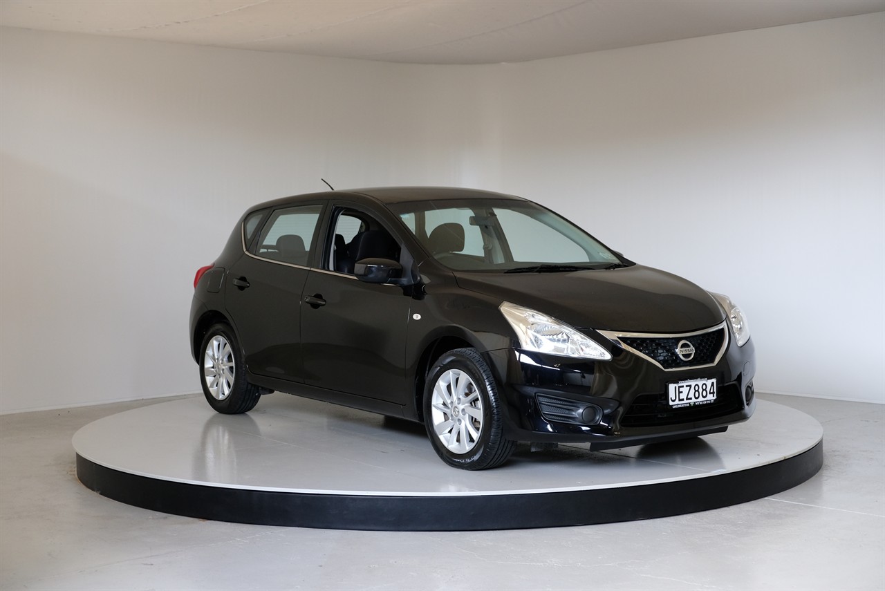 2015 Nissan Pulsar ST Carousel 9