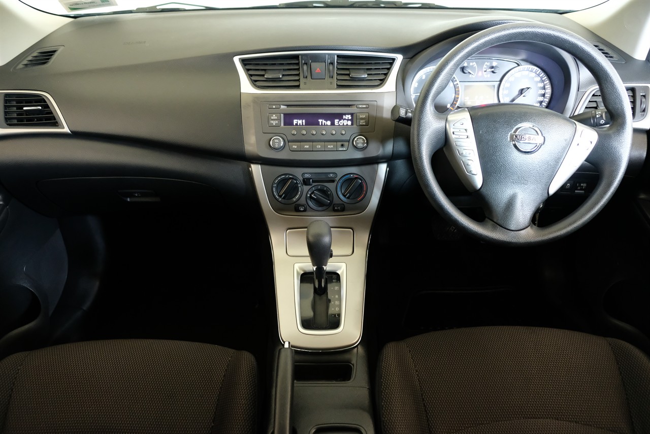 2015 Nissan Pulsar ST Carousel 15