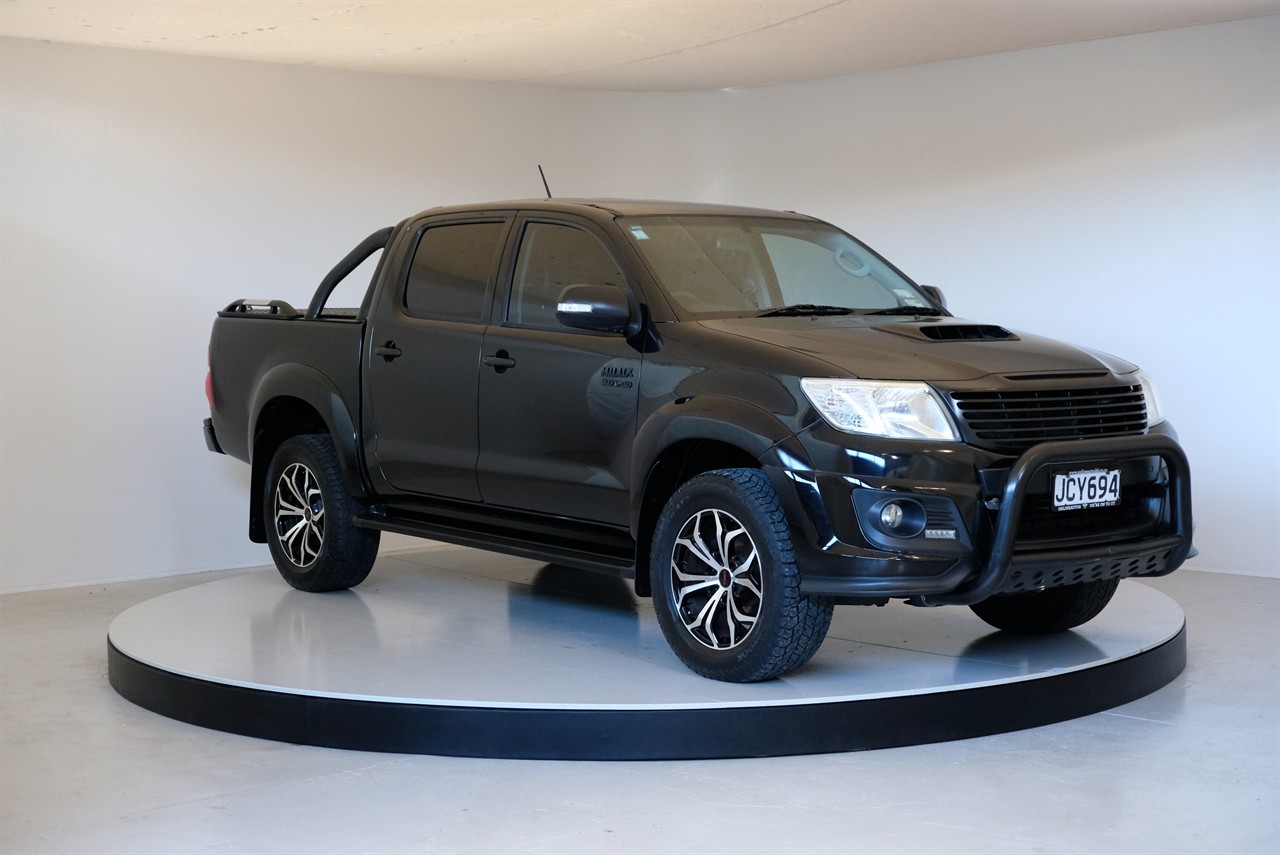 2015 Toyota hilux SR5TDDC 3.0D/4WD/5AT Carousel 10