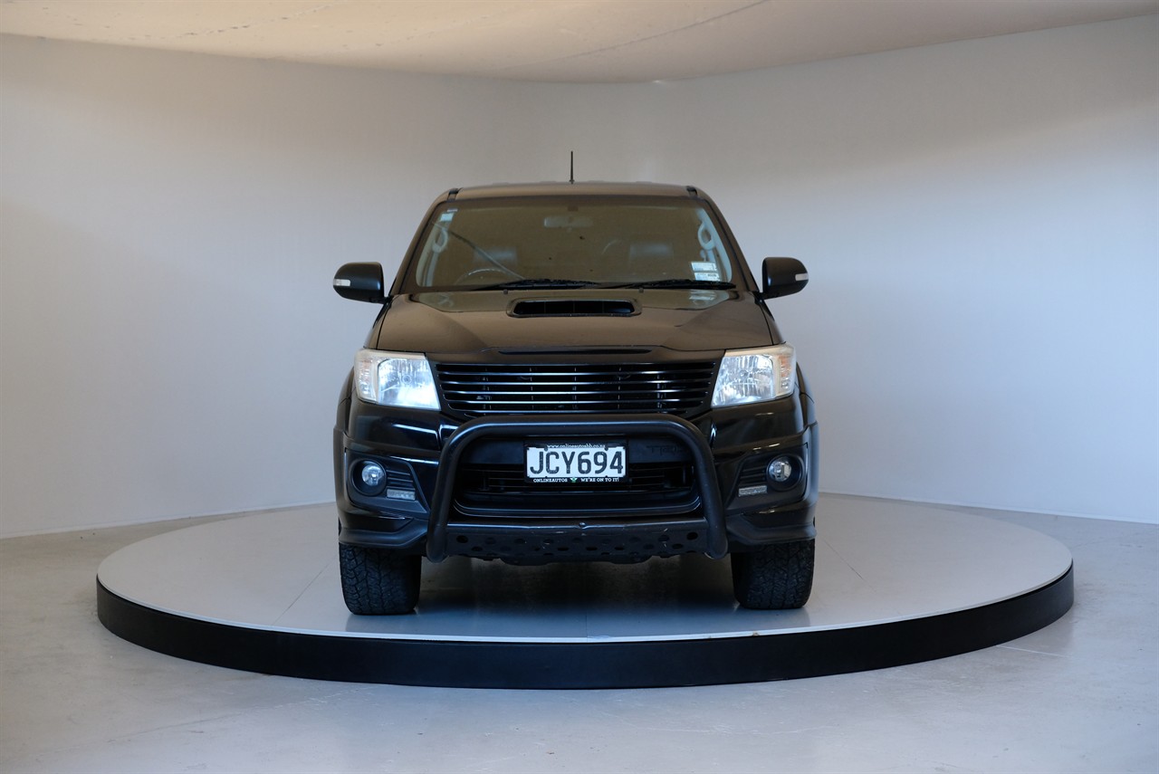 2015 Toyota hilux SR5TDDC 3.0D/4WD/5AT Carousel 9