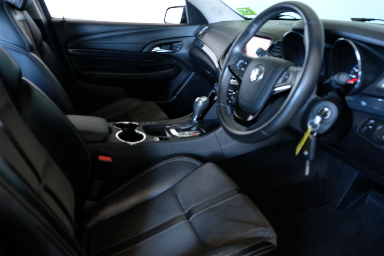 2014 Holden Commodore VF SV6 SDN AT Carousel 1