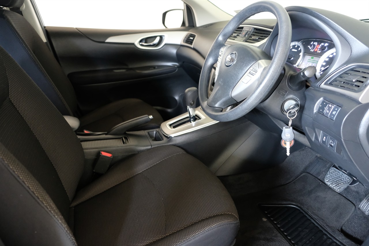 2015 Nissan Pulsar ST Carousel 1