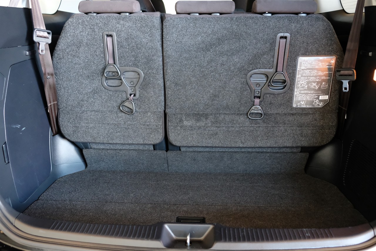2015 Toyota Estima Carousel 14