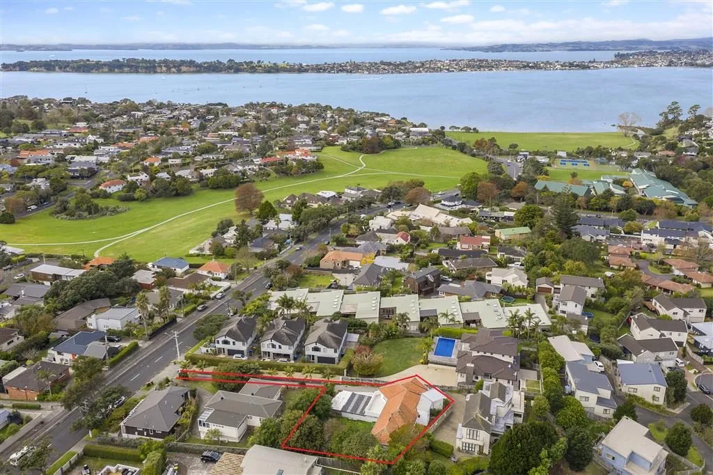 165 Riddell Road, Glendowie Carousel 2