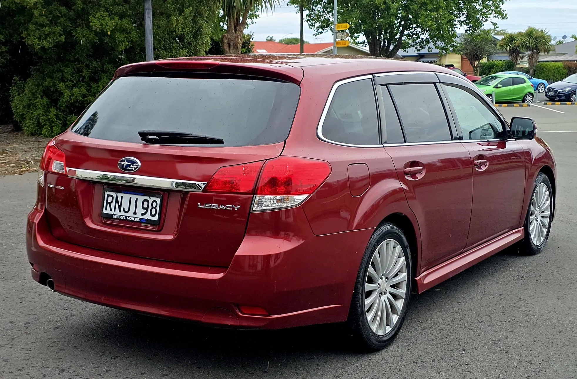 2010 Subaru Legacy  Carousel 11