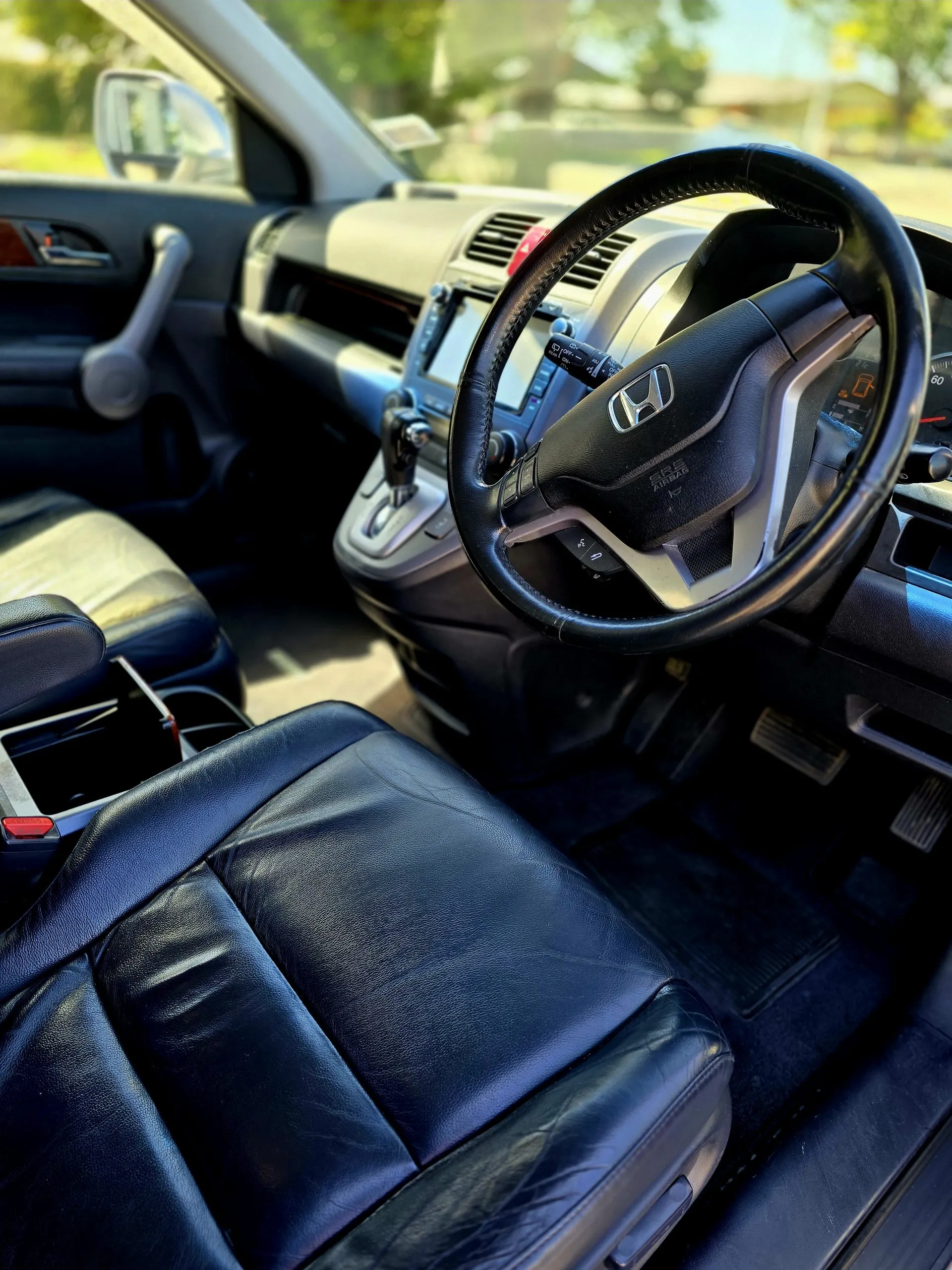 2007 Honda CR-V Hybrid – 121,400km’s Carousel 7