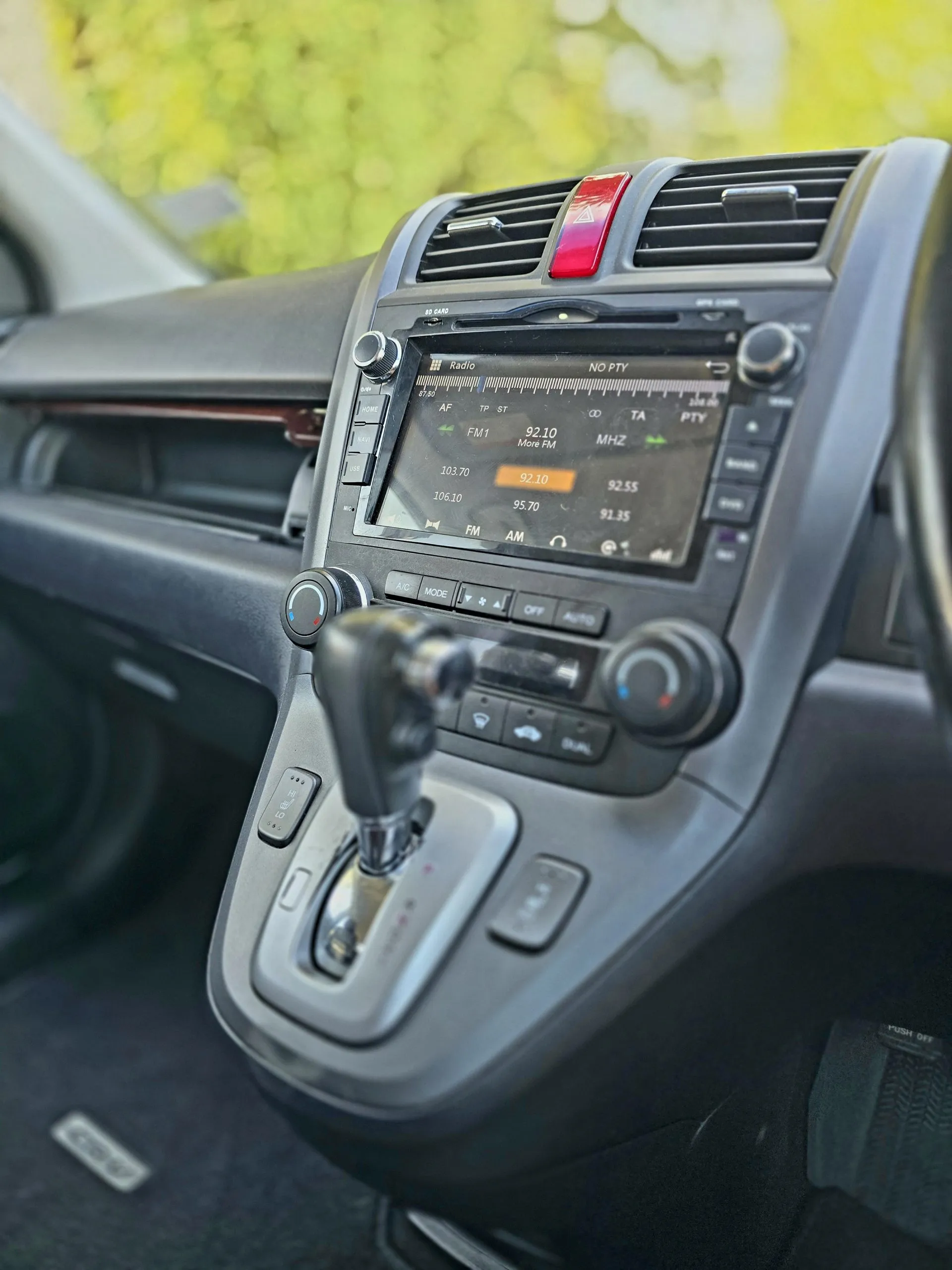 2007 Honda CR-V Hybrid – 121,400km’s Carousel 11