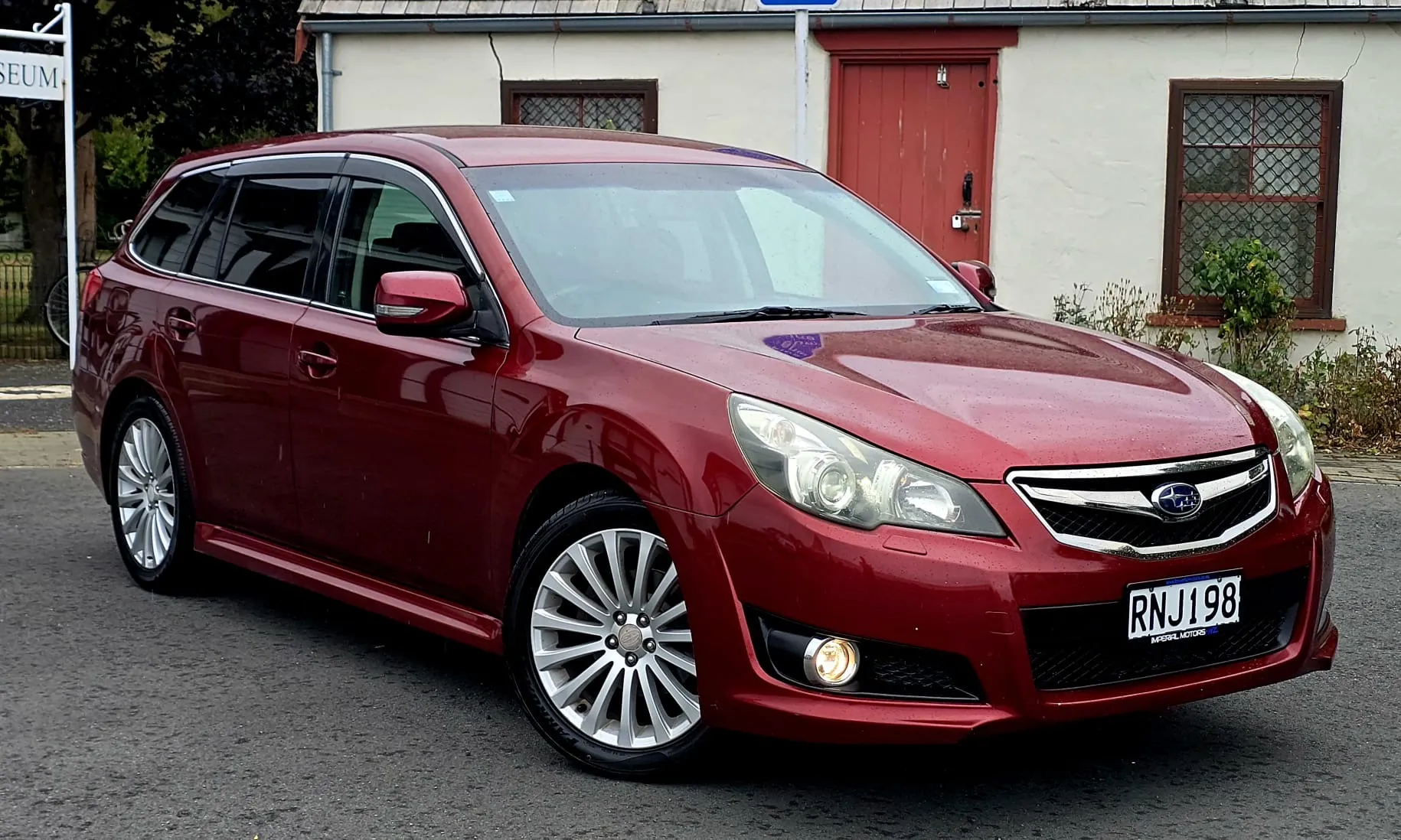 2010 Subaru Legacy  Carousel 12