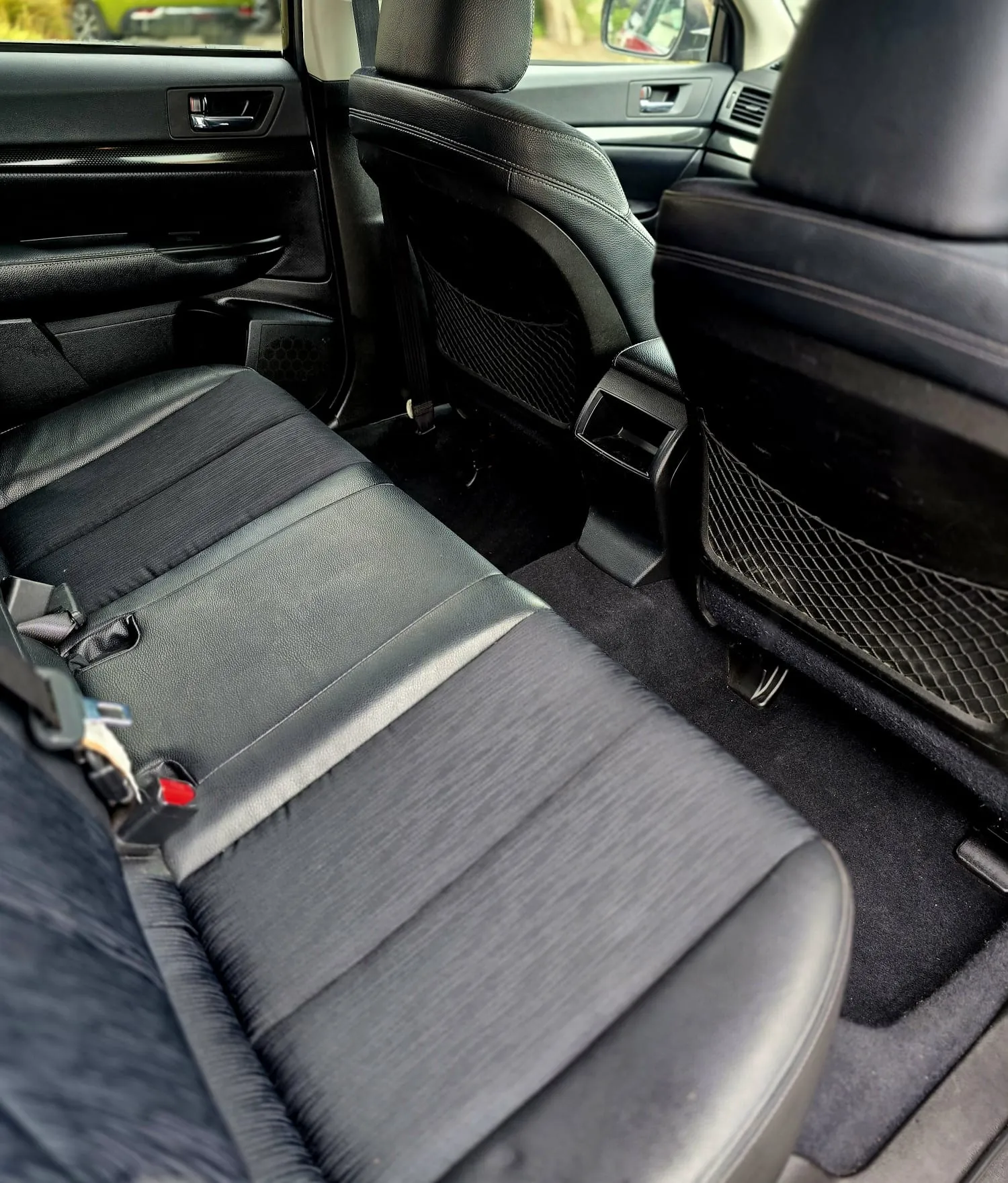 2010 Subaru Legacy  Carousel 7