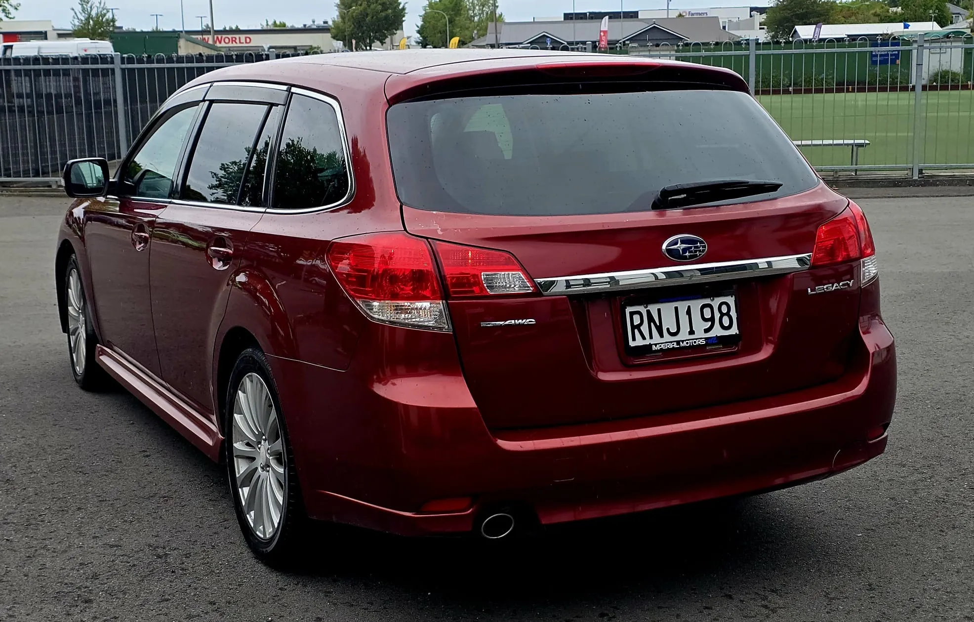 2010 Subaru Legacy  Carousel 10