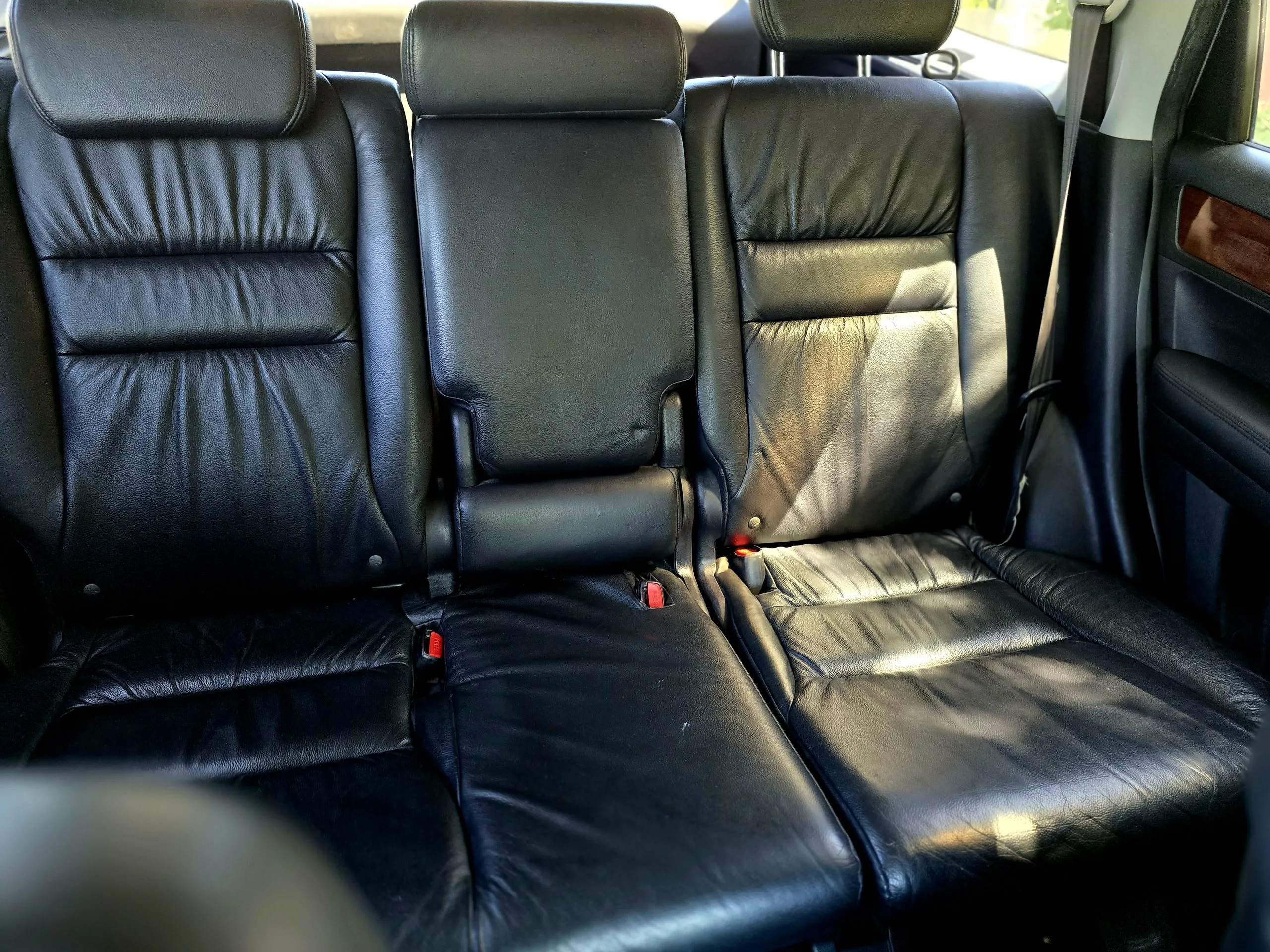 2007 Honda CR-V Hybrid – 121,400km’s Carousel 12